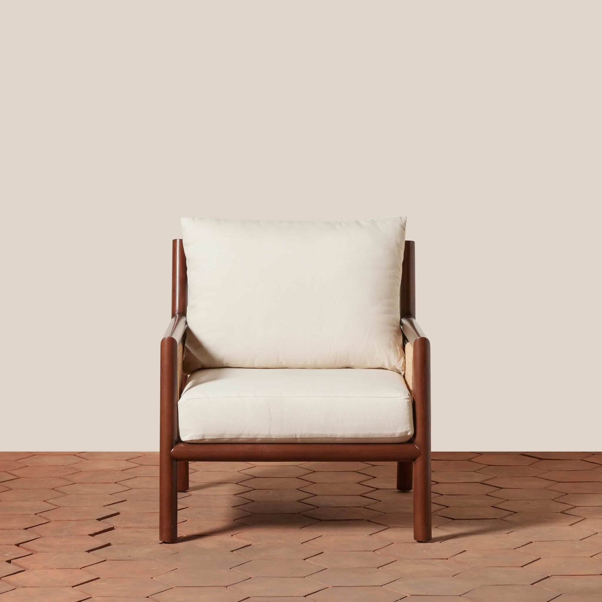 Estela Lounge Chair - Image 3
