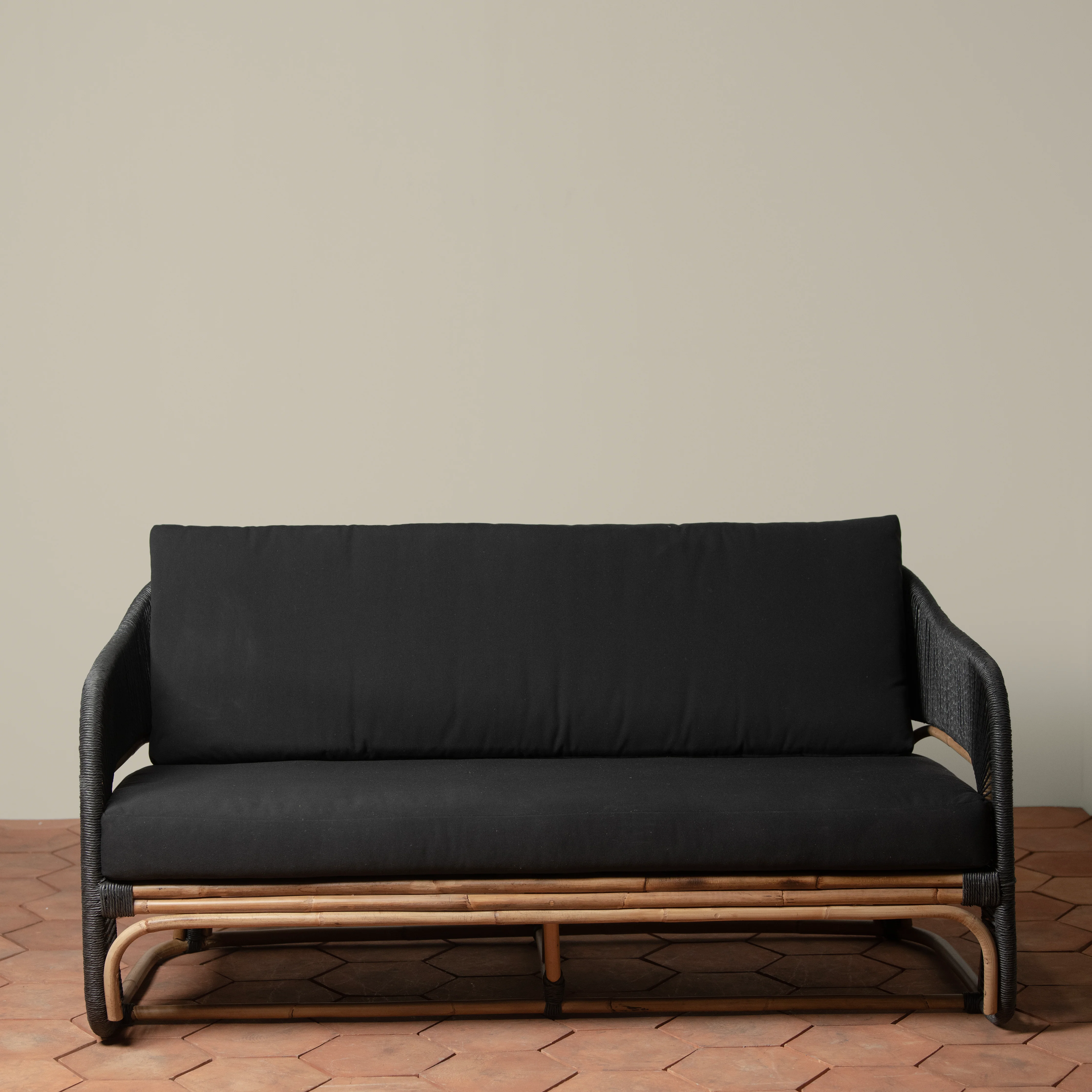 Glen Ellen Settee - Image 2