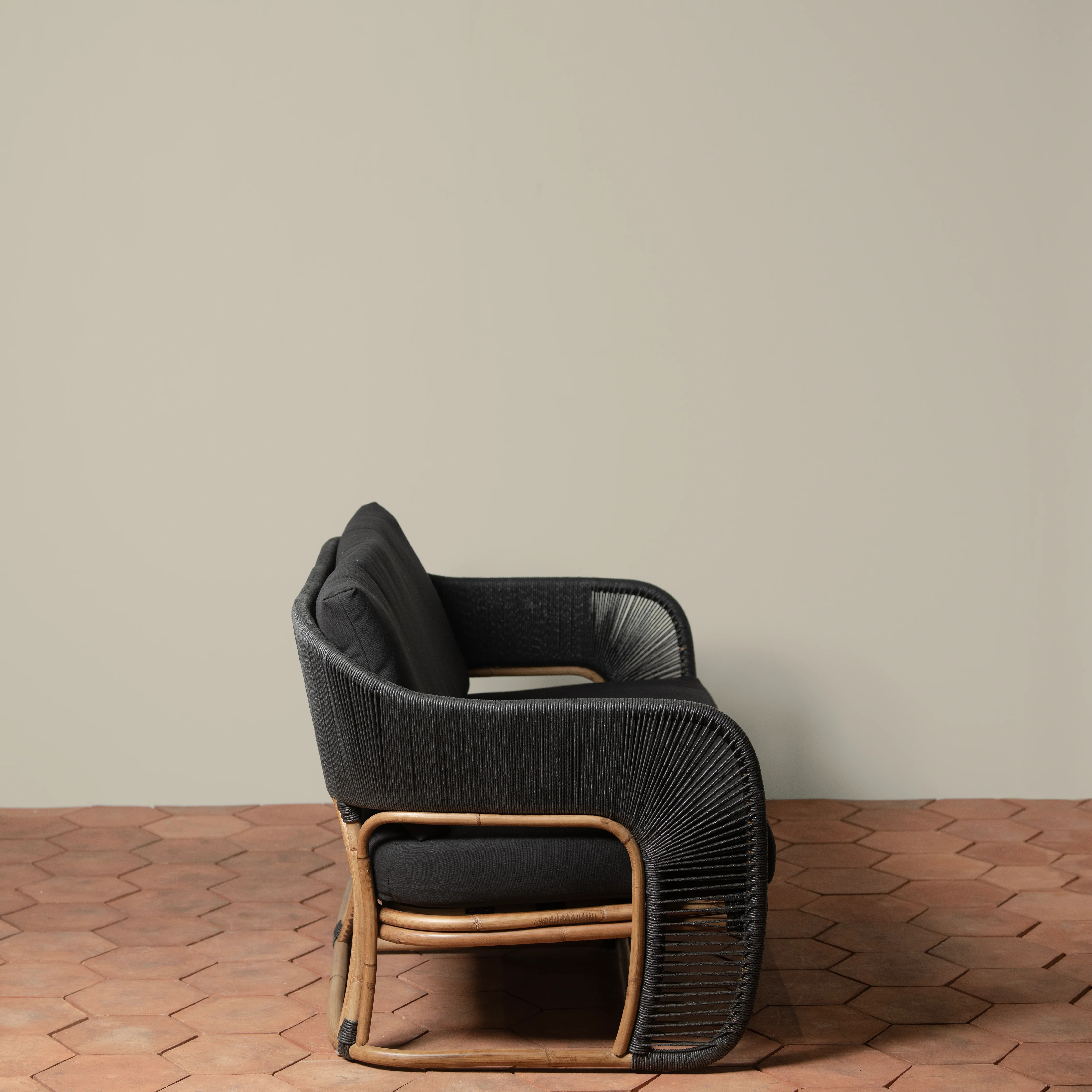 Glen Ellen Settee - Image 3