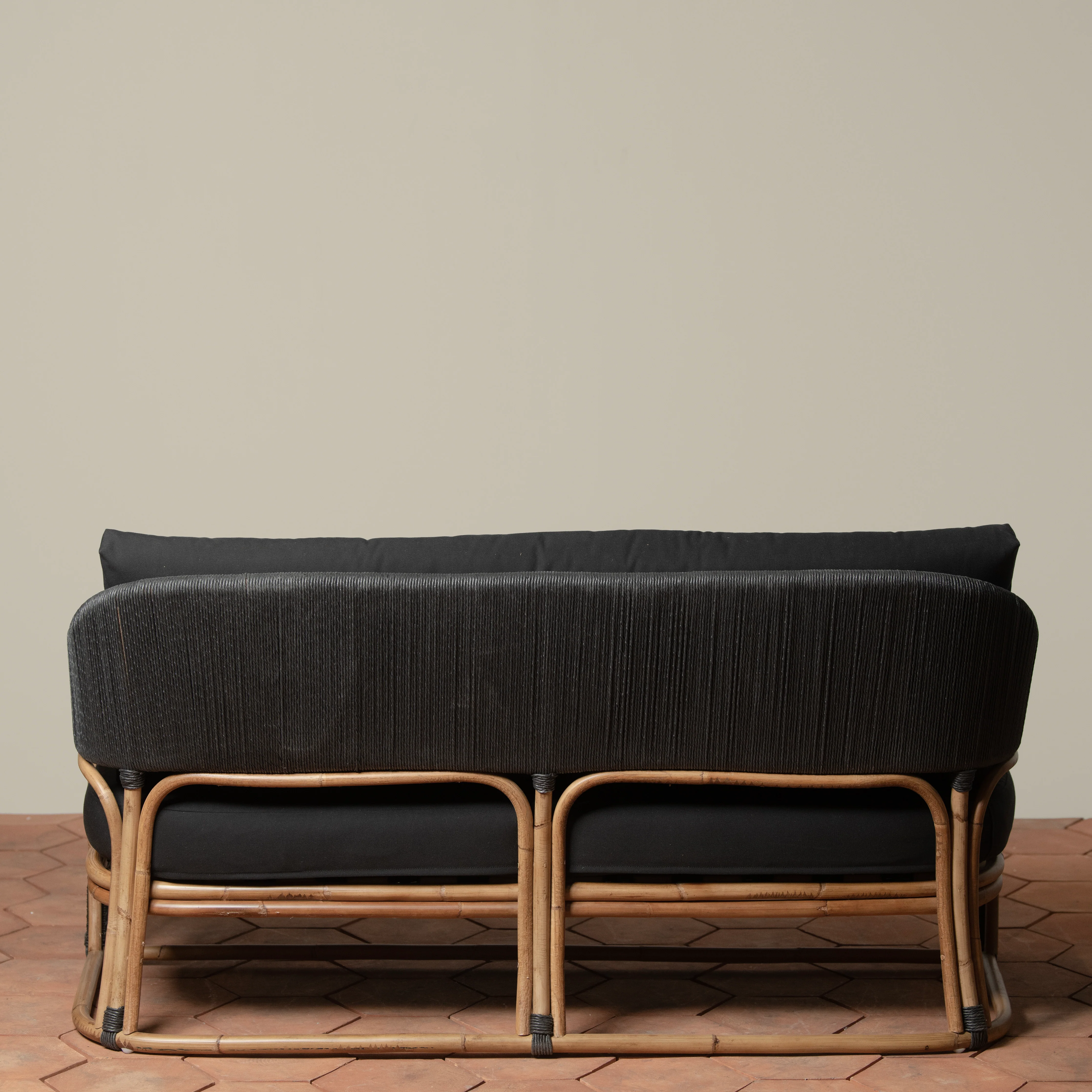 Glen Ellen Settee - Image 4