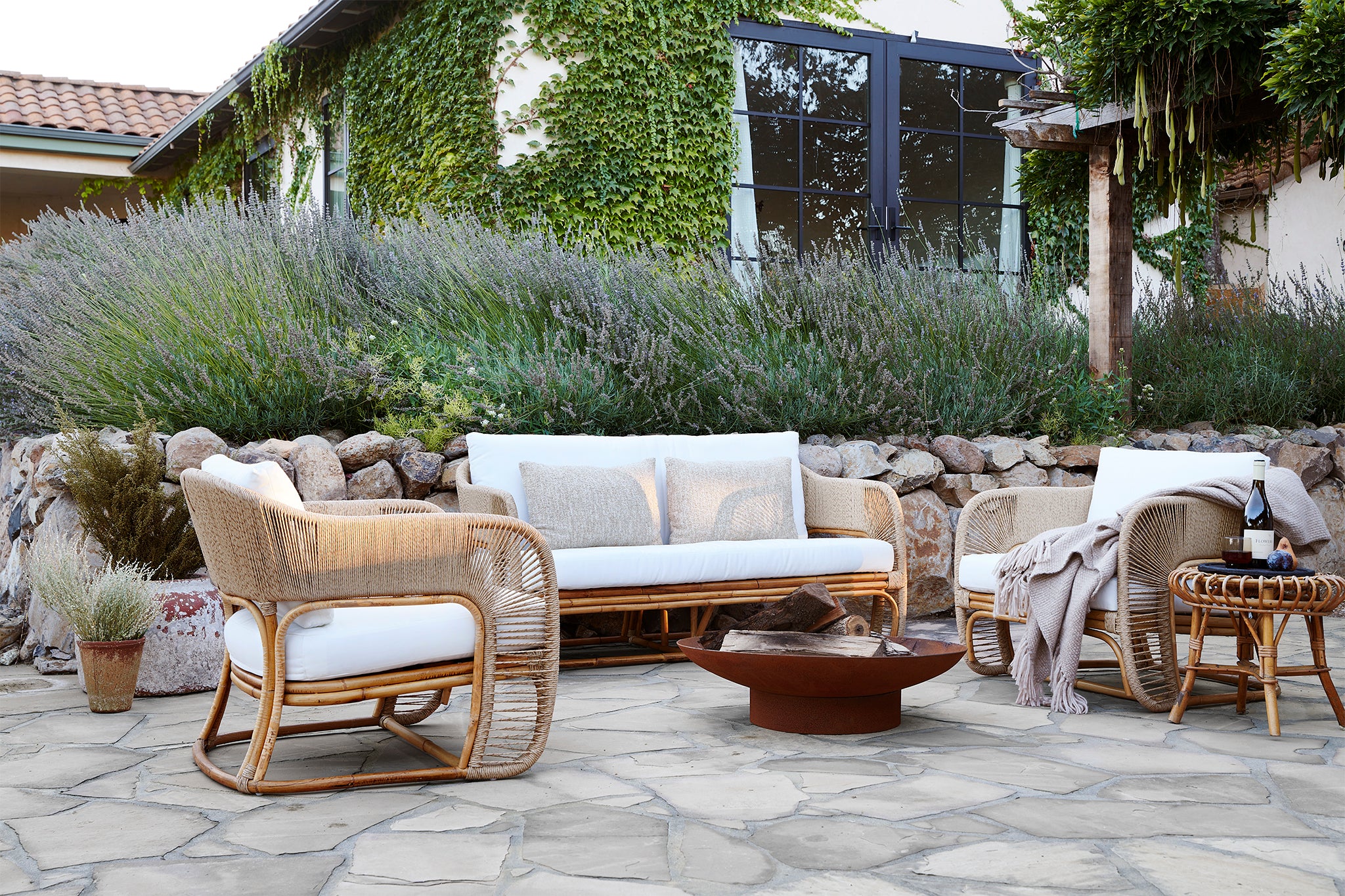 Glen Ellen Settee - Image 5