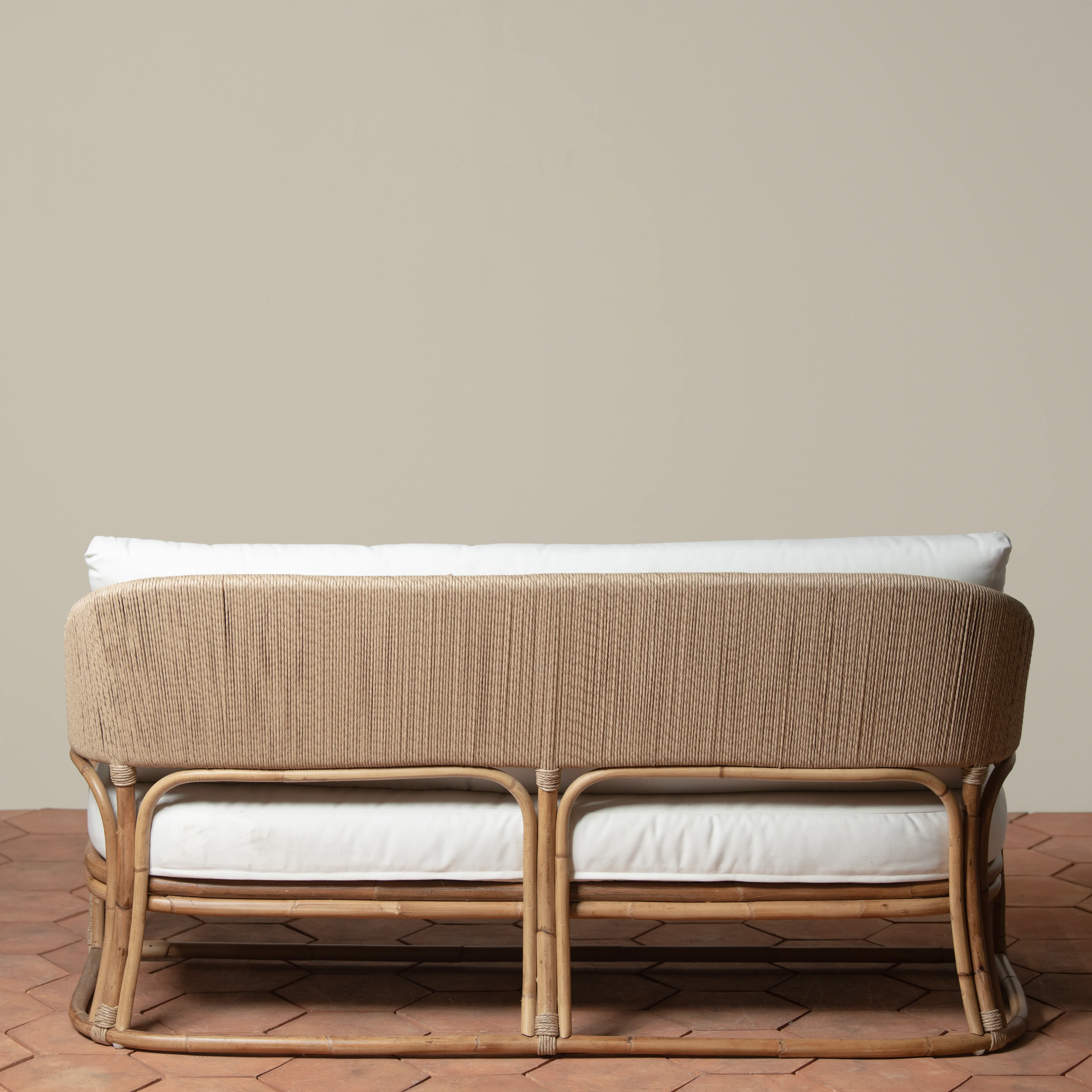 Glen Ellen Settee - Image 9