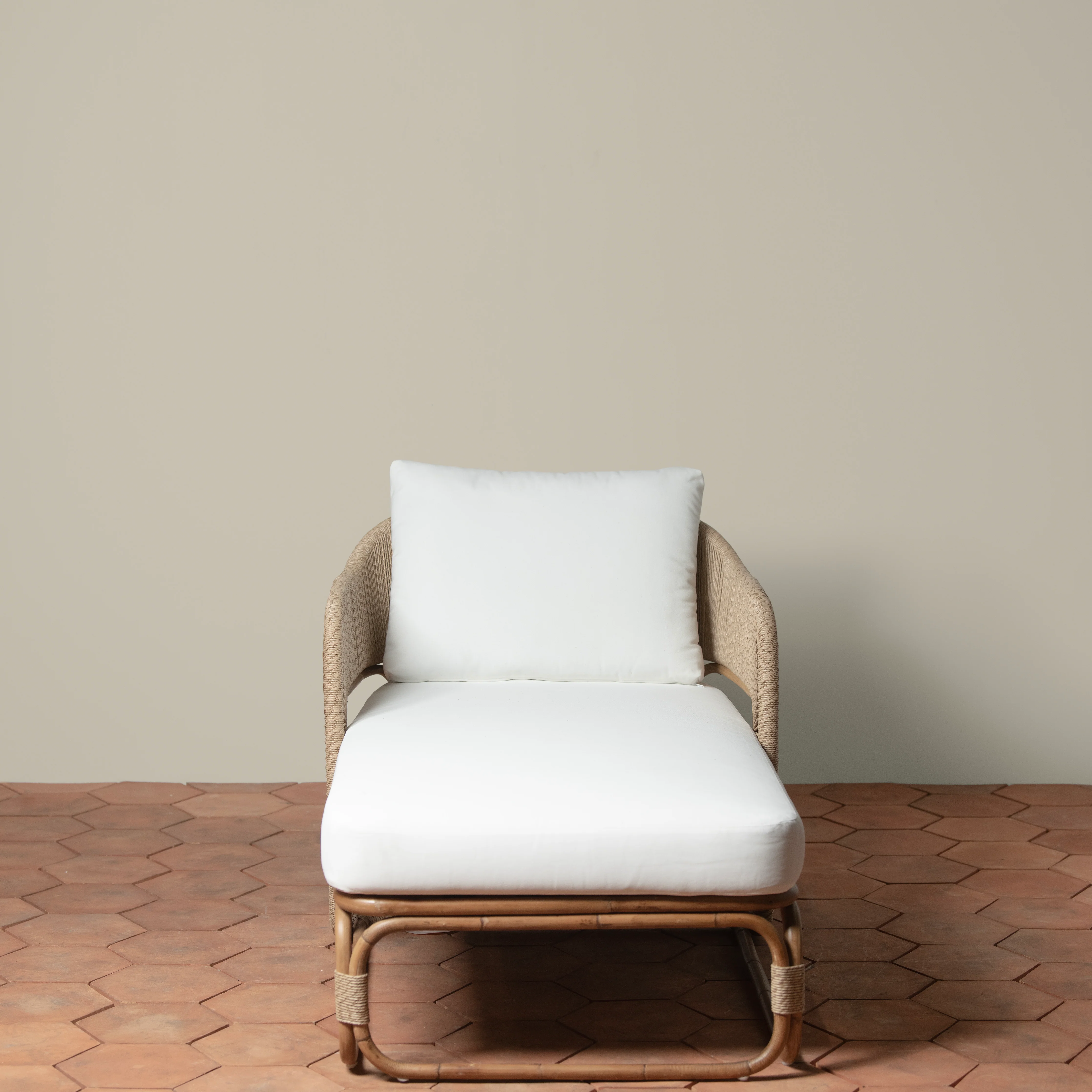 Glen Ellen Sun Lounger - Image 3