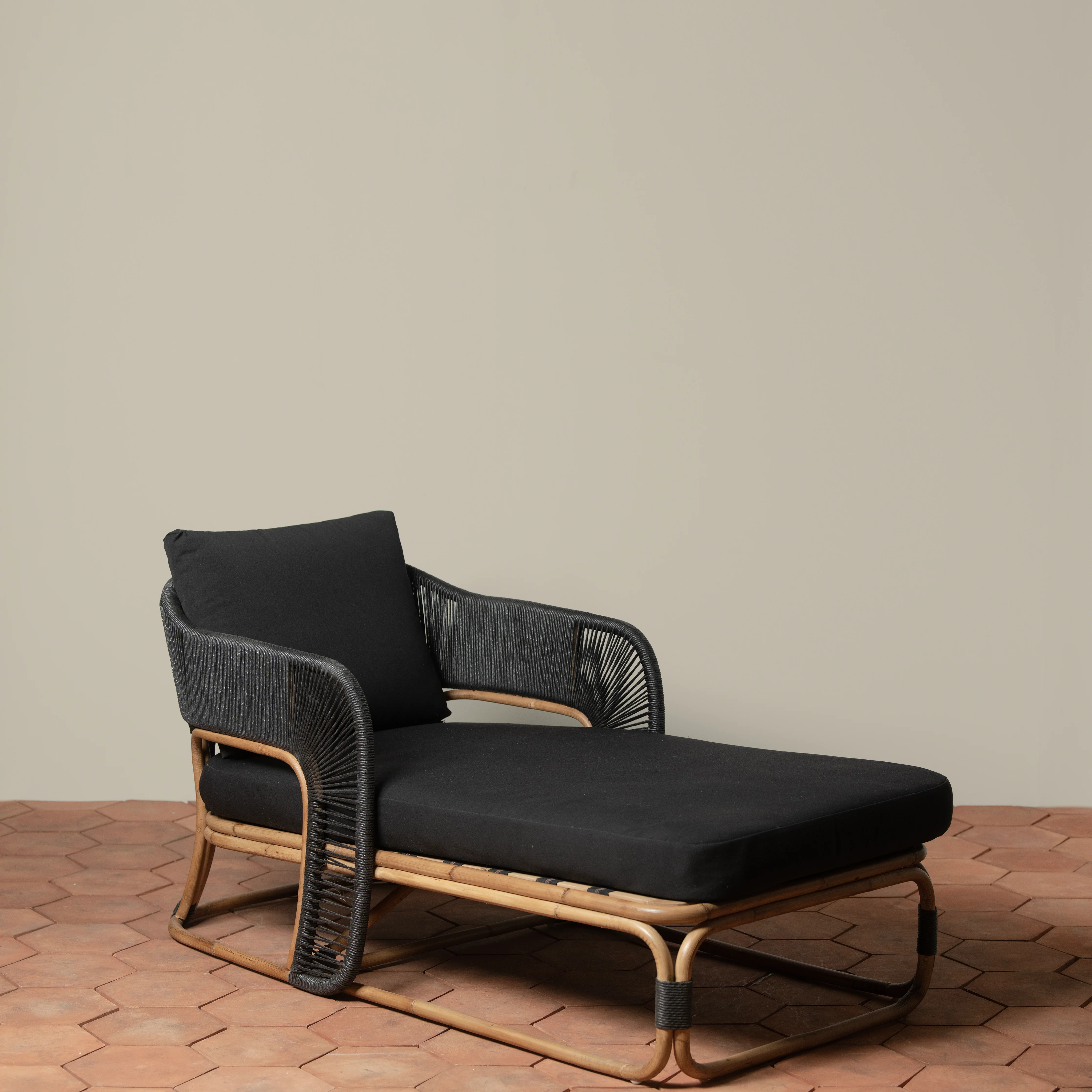Glen Ellen Sun Lounger - Image 6