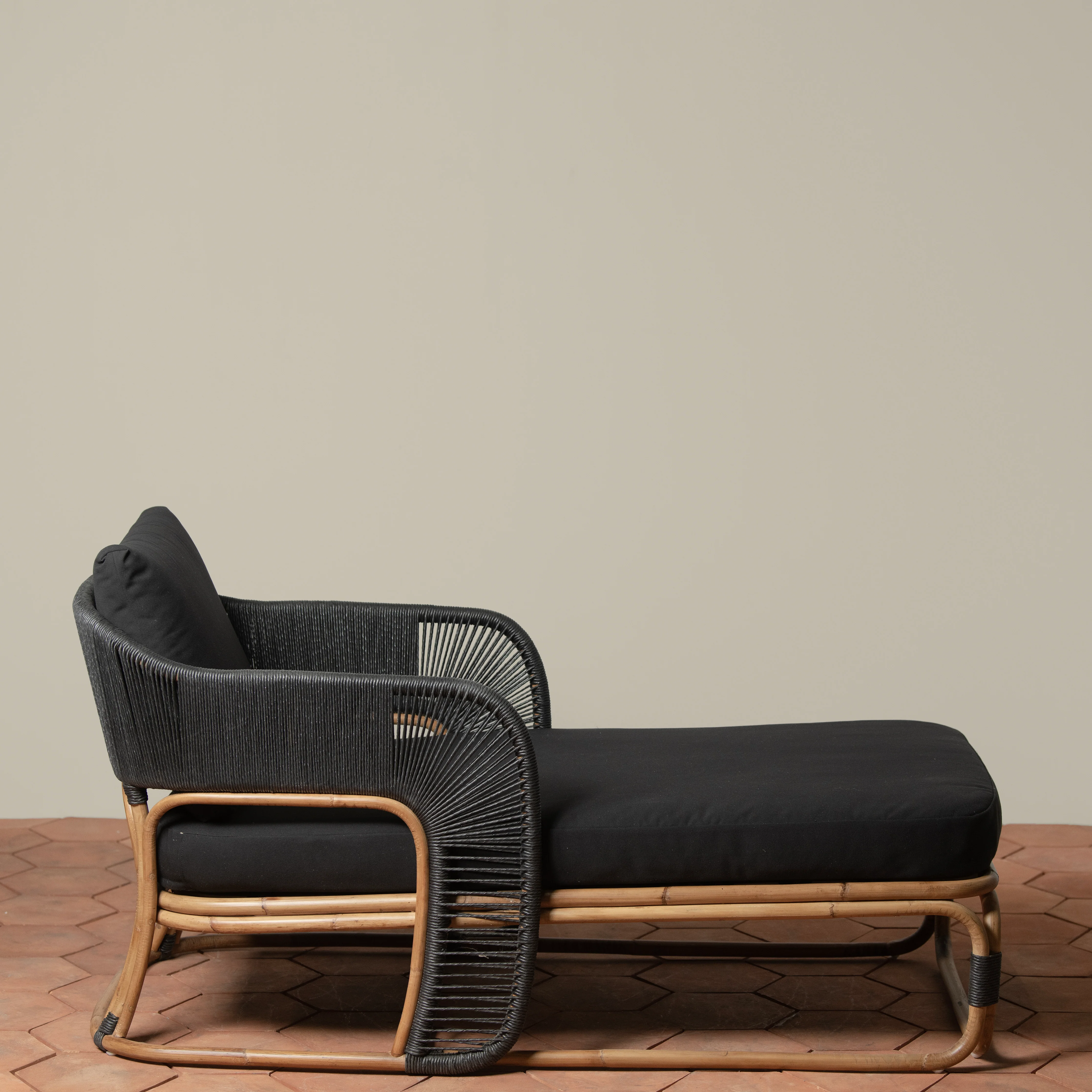 Glen Ellen Sun Lounger - Image 8