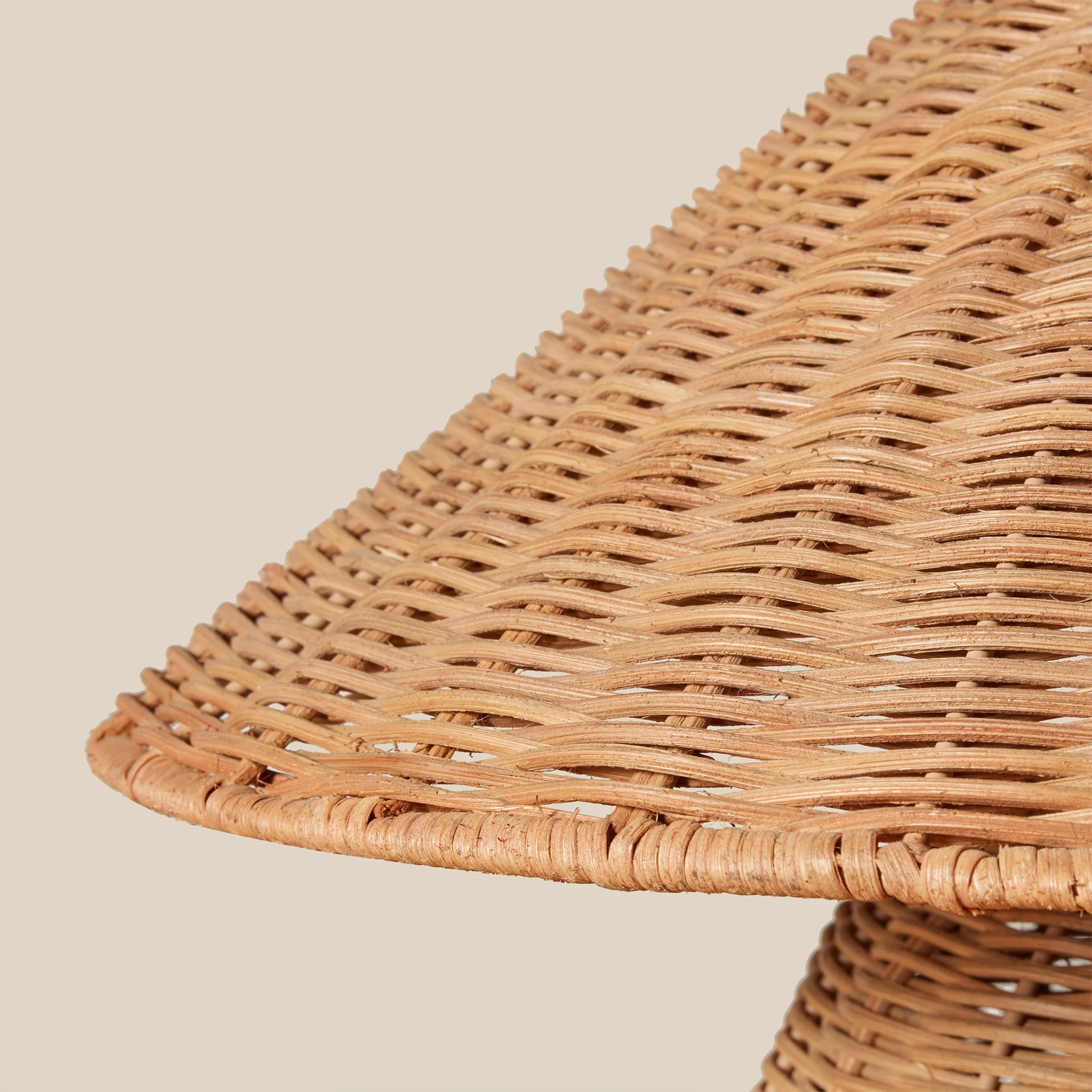 Hanalei Table Lamp - Image 3