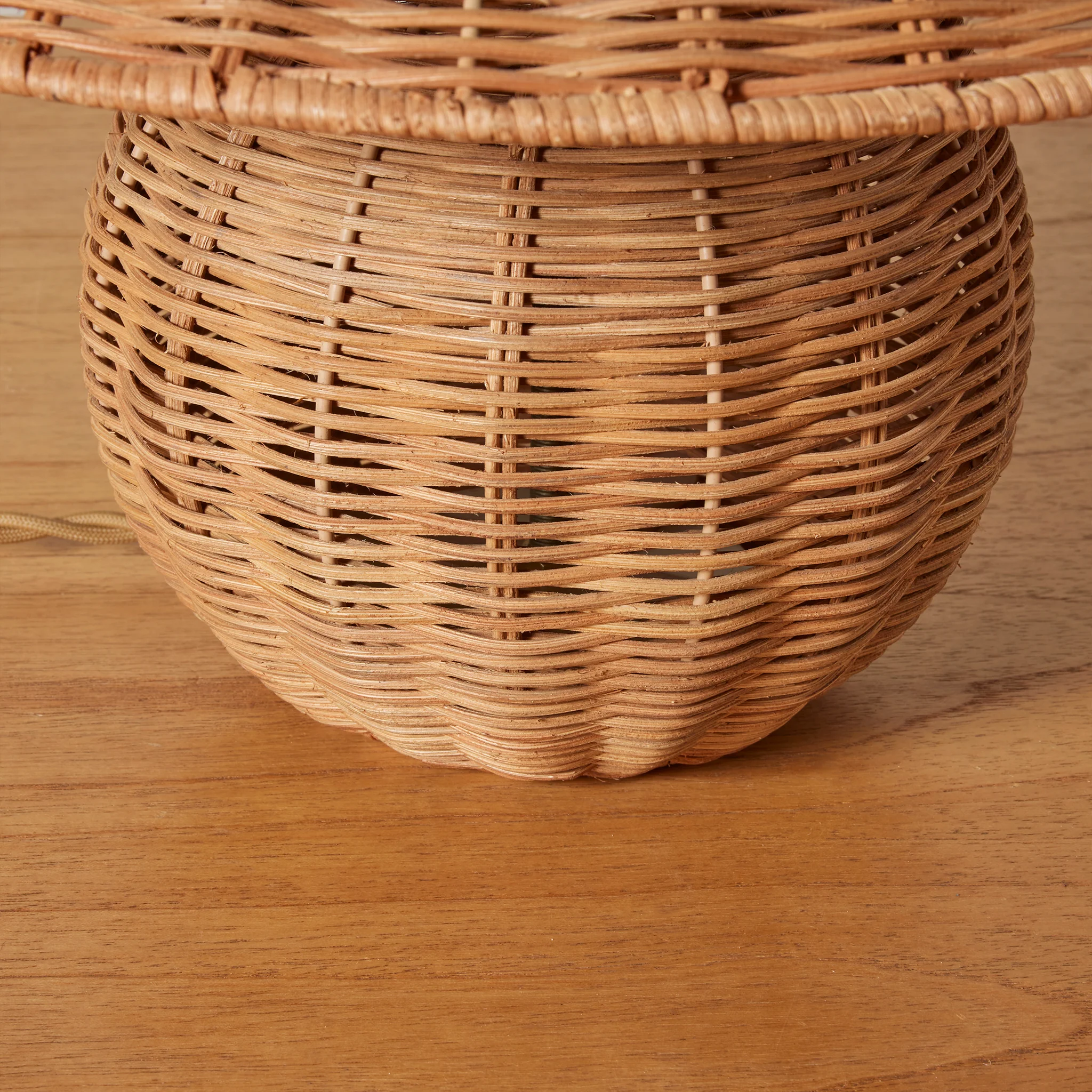 Hanalei Table Lamp - Image 4