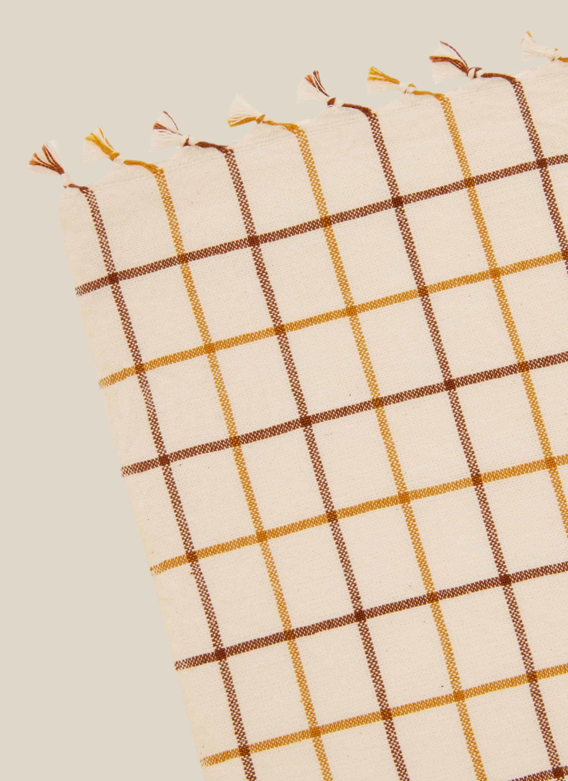 Heather Taylor Home Lattice Tablecloth - Image 3
