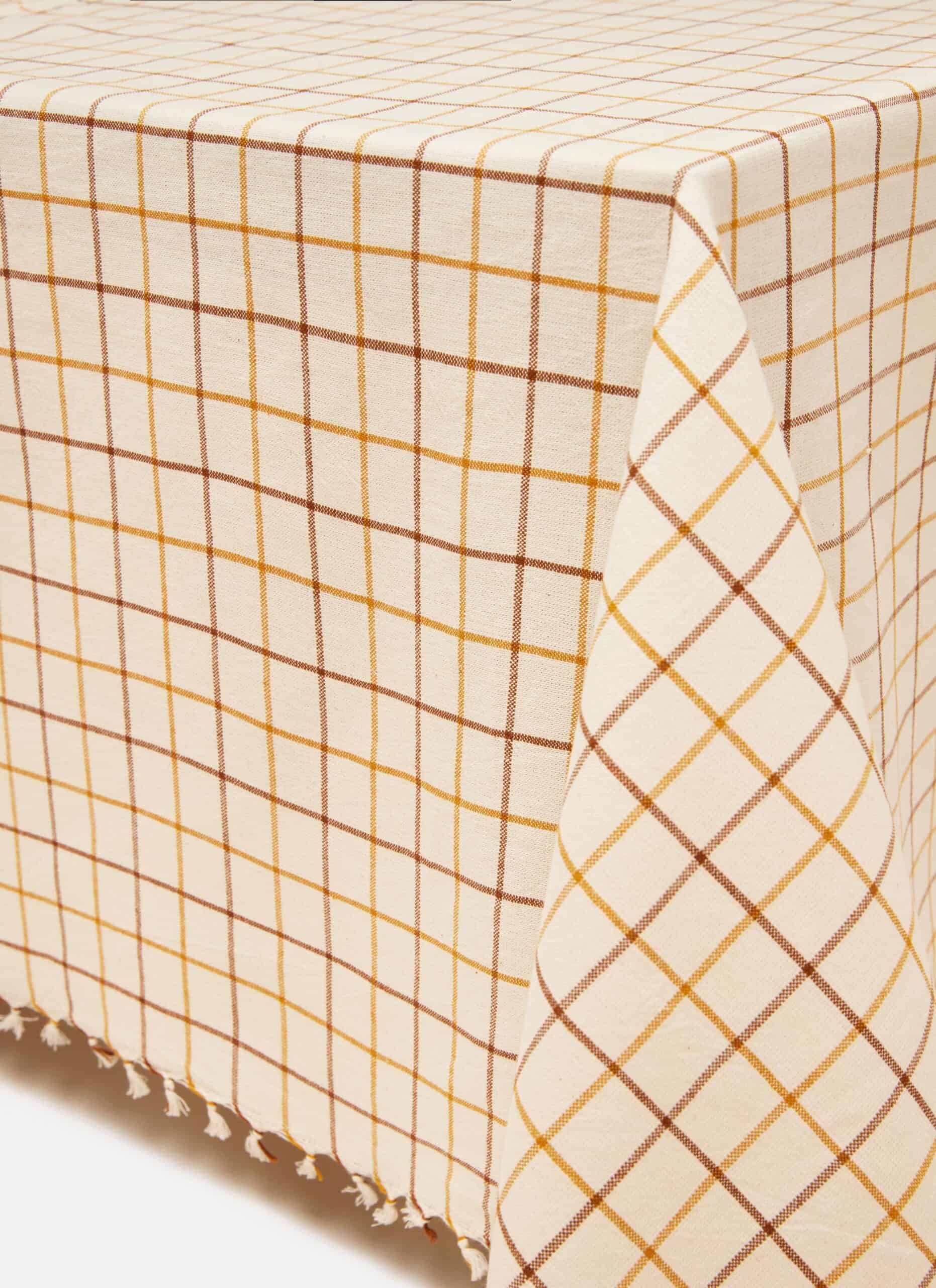Heather Taylor Home Lattice Tablecloth - Image 4